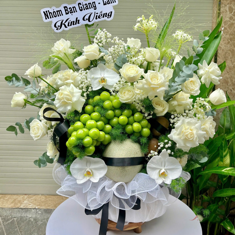 Ý nghĩa giỏ trái cây chia buồn trong nghi thức phúng viếng